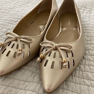 Adrienne Vittadini Fitzi Flat - 9.5 - Gold